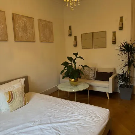 Private Eaux-vives, 2 Min From Apartment