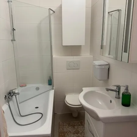 Private Eaux-vives, 2 Min From Apartment