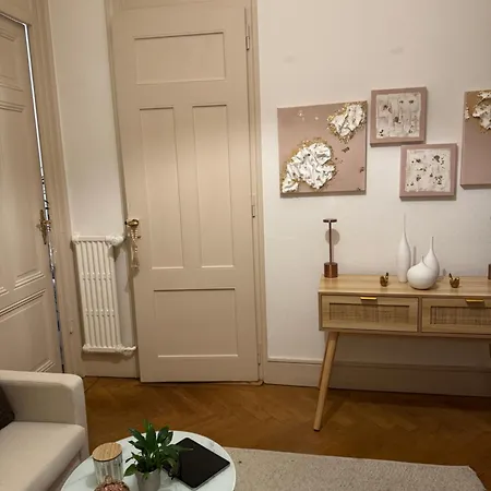 Appartement Private Eaux-vives, 2 Min From Genève