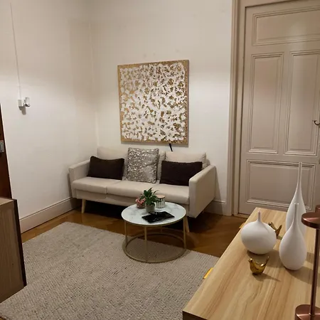 Private Eaux-vives, 2 Min From Genève